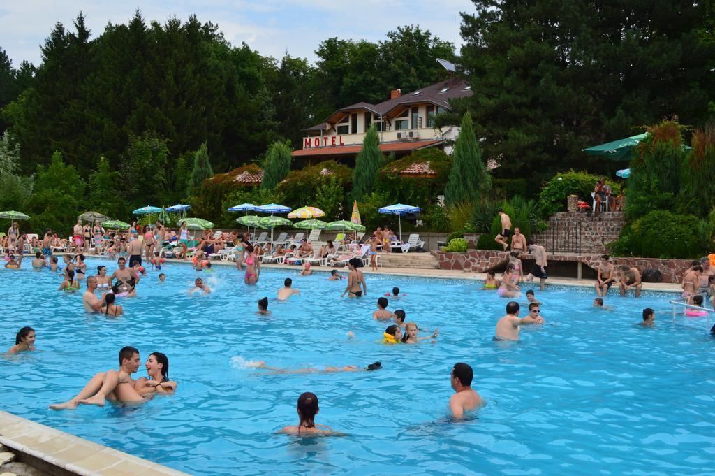 Hotel Grivitsa Pleven Exteriör bild