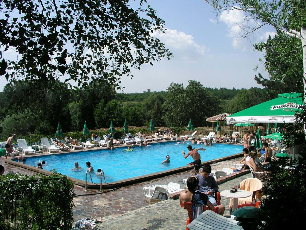 Hotel Grivitsa Pleven Exteriör bild