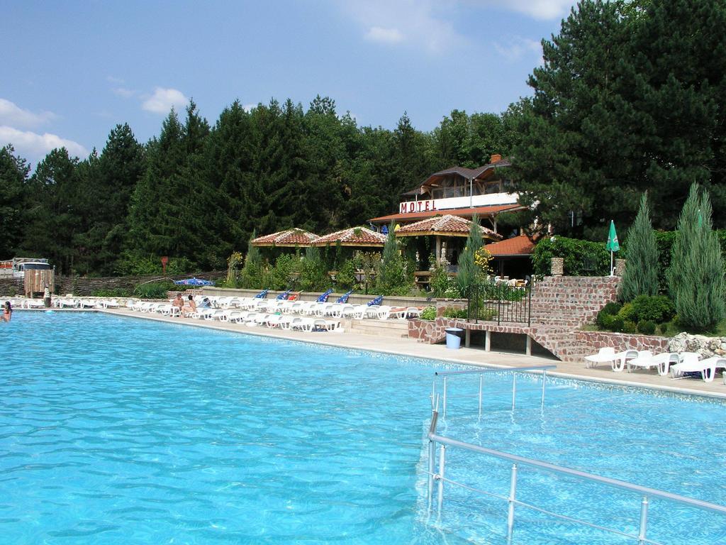 Hotel Grivitsa Pleven Exteriör bild